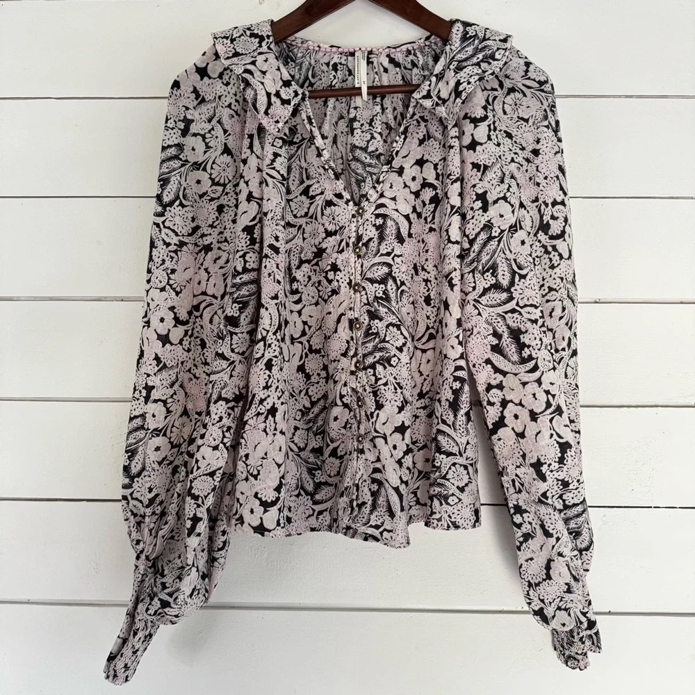By Anthropologie cotton button-front peasant blouse in muted floral. Size: XS - Picture 6 of 14